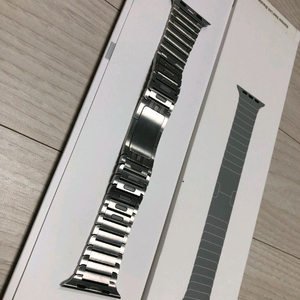 애플 정품 링크 브레이슬릿 판매합니다.