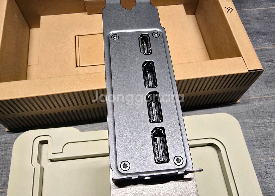 RTX 5090FE 파운더스 에디션 팝니다.--3
