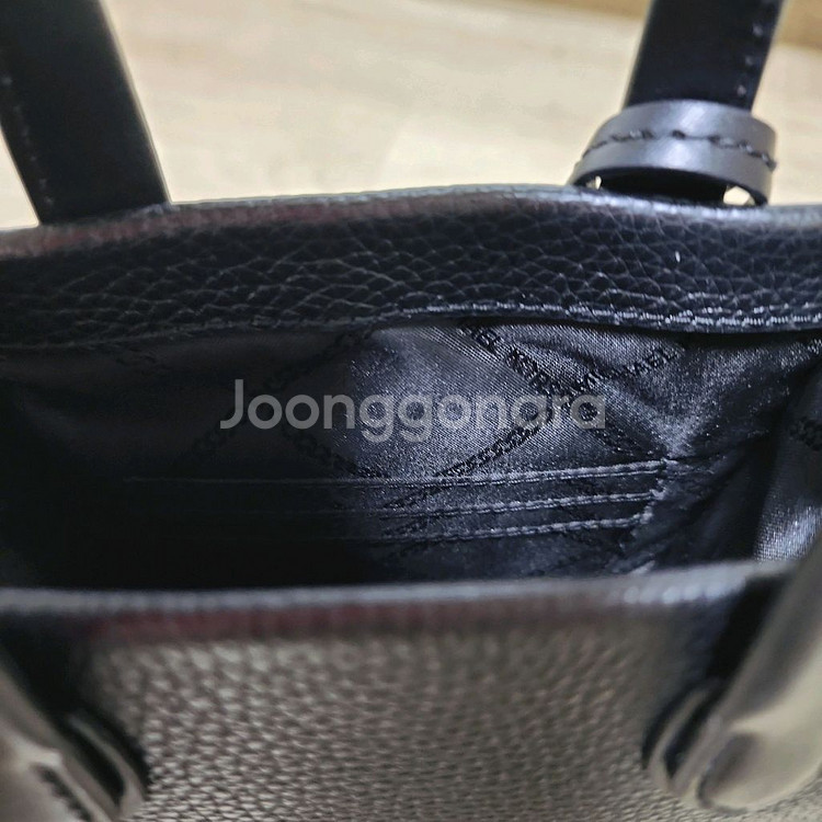 마이클코어스 소가죽 미니 크로스바디백--5