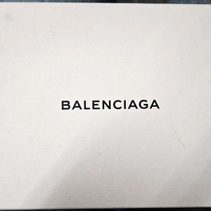 발렌시아가 지퍼 여성 장지갑