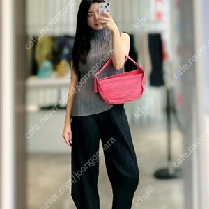 플리츠플리즈 하프문백