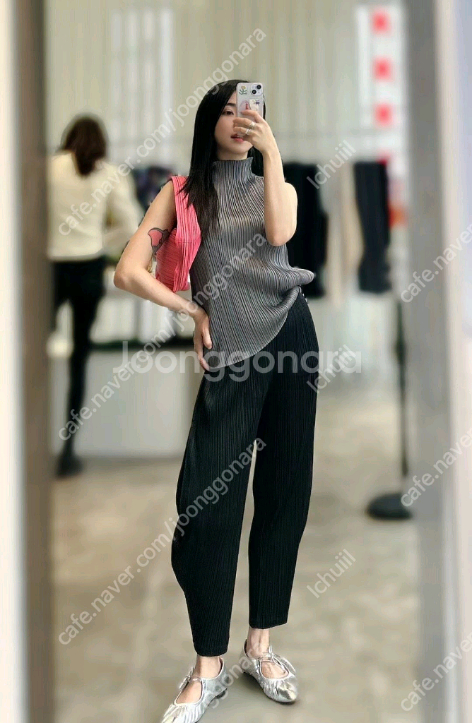 플리츠플리즈 하프문백--1