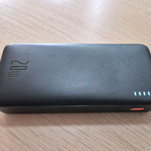 베이스어스 고속충전 보조배터리 20000mAh 및 여러