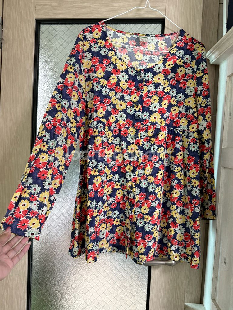 베네통 꽃무늬 롱 블라우스(44~마른66까지 반택포함)--0