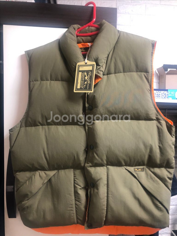 브론슨 패딩조끼--2