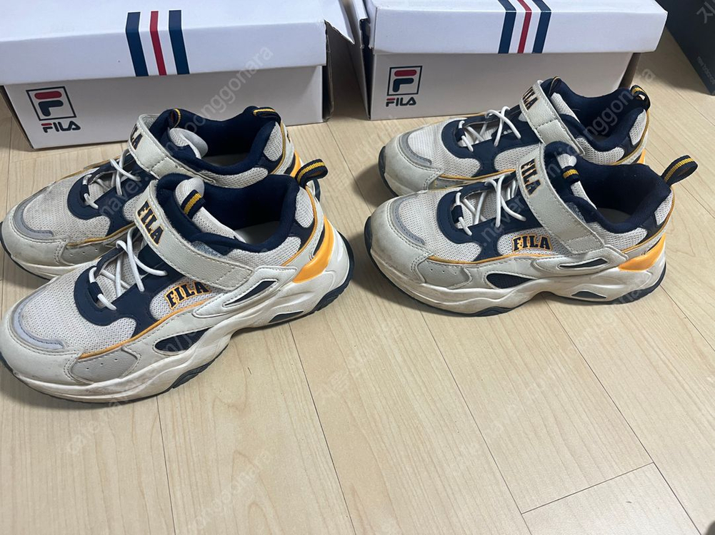 휠라 운동화 (쌍둥이신발) 200사이즈--1