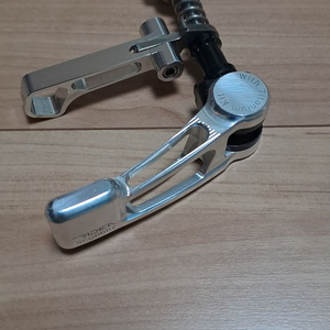 브롬톤용 리디아 이지휠,클램프 판매합니다.