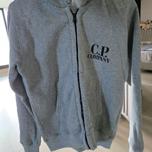 CP컴퍼니 키즈 후드 고글 집업 12Y사이즈 판매해요~