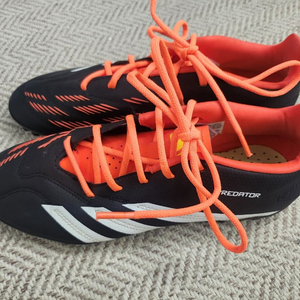 270 아디다스 프레데터 풋살화