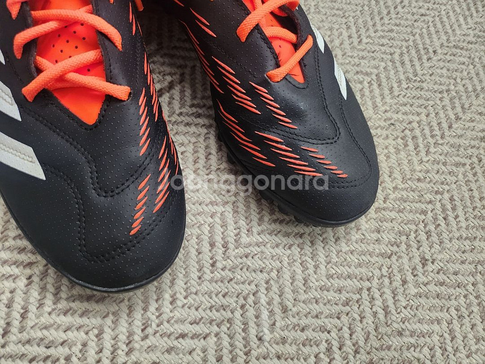 270 아디다스 프레데터 풋살화--1