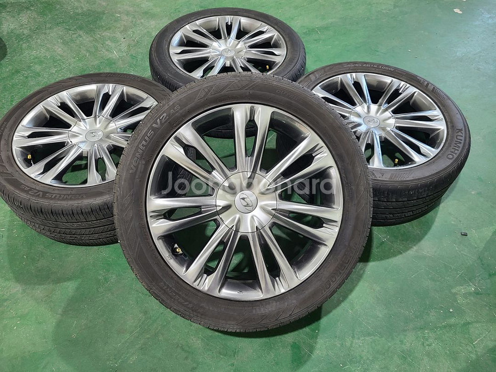 제네시스 BH 18인치 2454518 휠타이어 팝니다--0