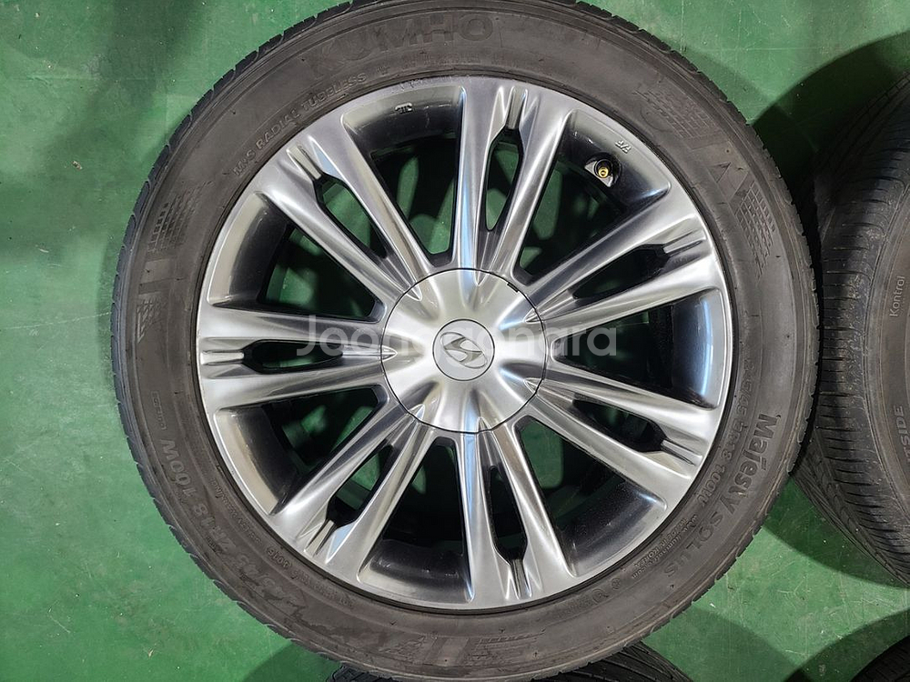 제네시스 BH 18인치 2454518 휠타이어 팝니다--2