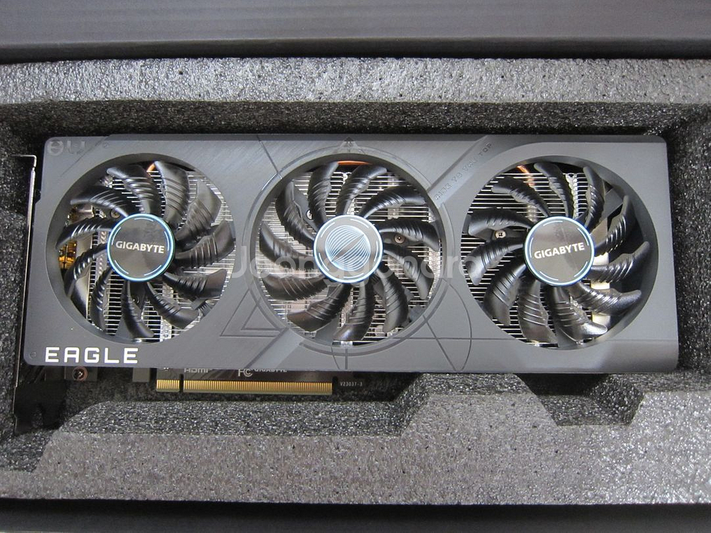 기가바이트 RTX 4060 EAGLE OC D6 8GB--1