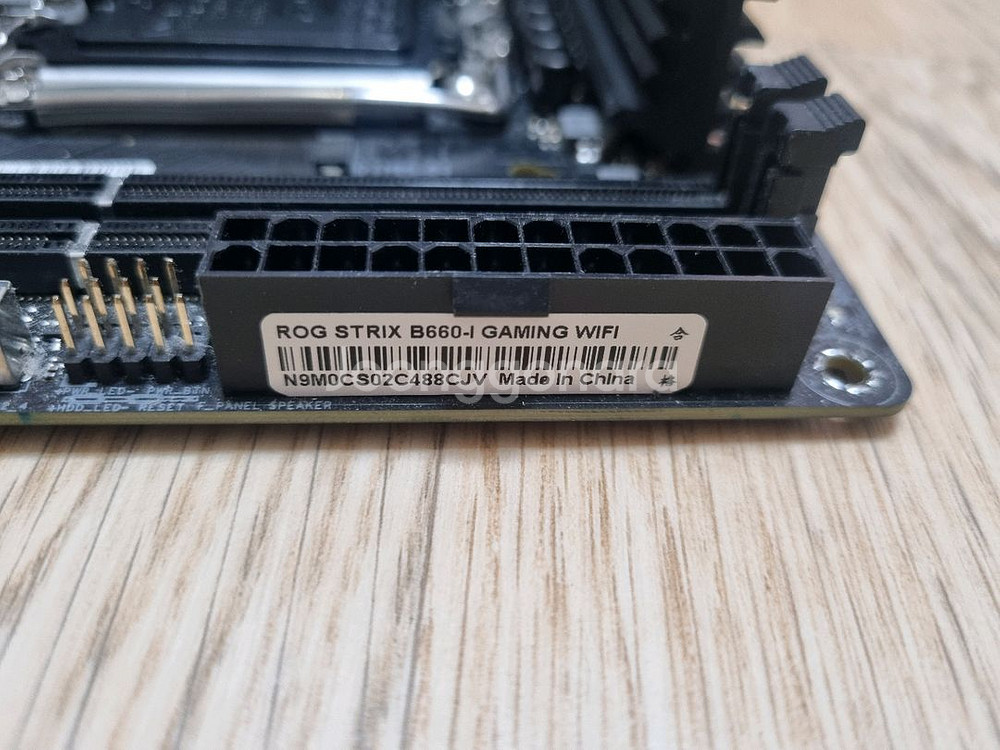 asus b660-i rog strix 메인보드--3