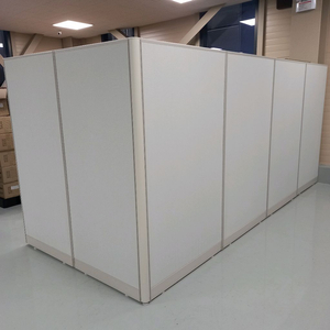 파티션 책상 원탁 회의용테이블 의자 철제캐비넷 철재옷장 이미지