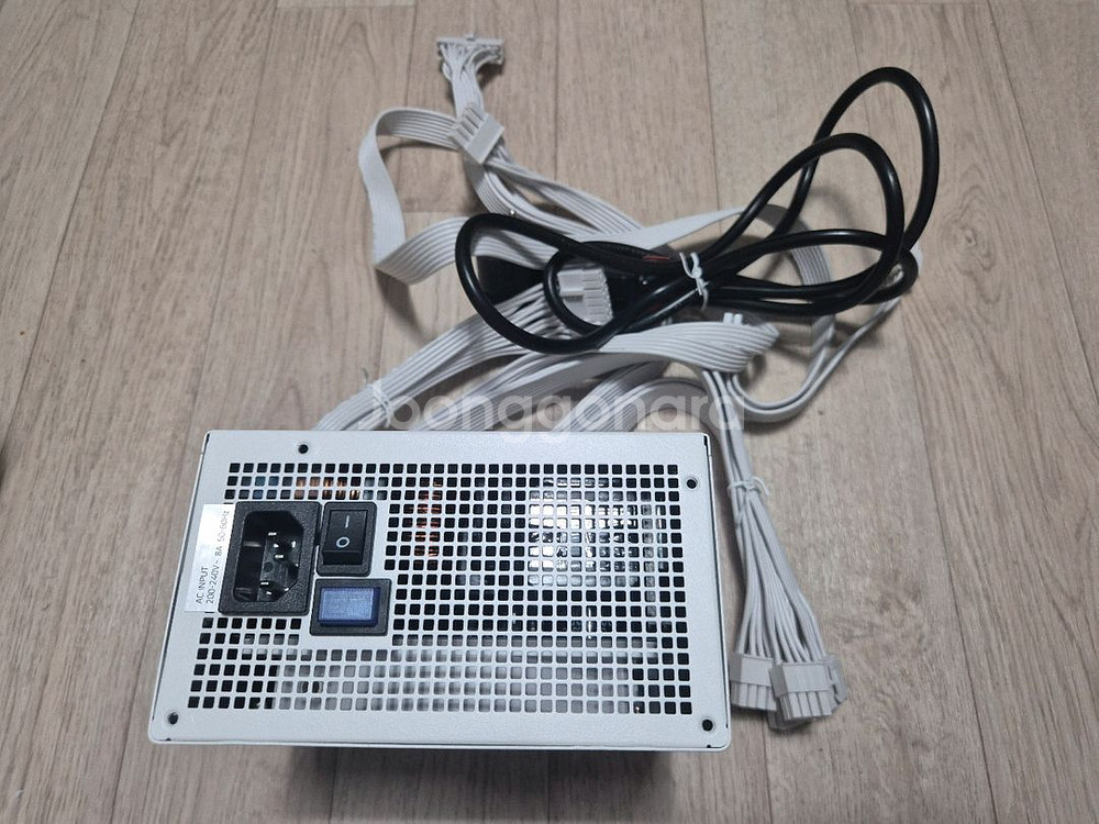 마이크로닉스 1050w 컴퓨터 파워(상자x 일부 구성품--1