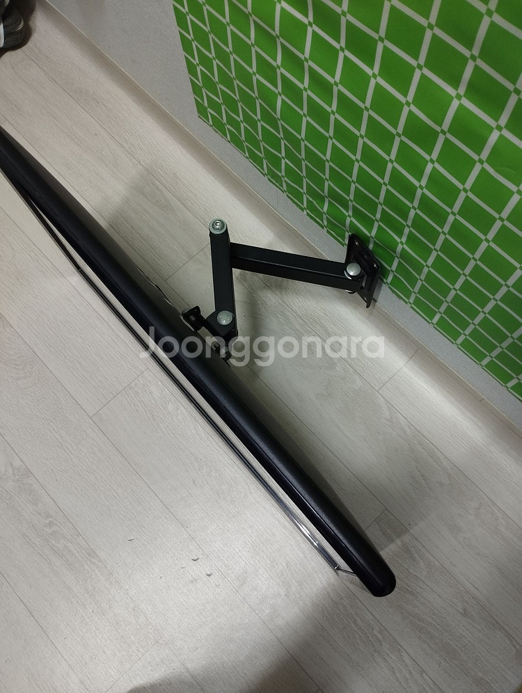캠핑용24인치 LCD TV+브라켓 및 모니터 팝니다--4