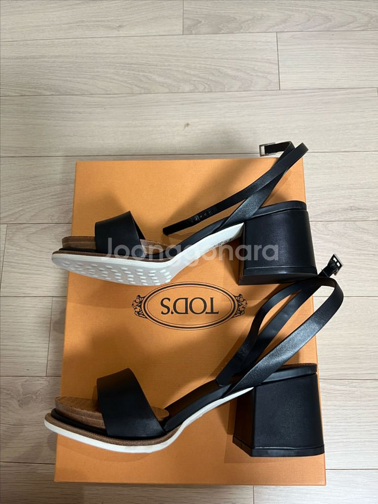 Tods 샌들 34.5 사이즈 블랙 색상--0