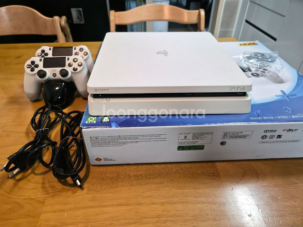 PS4(s급) 슬림 화이트 1TB 풀박스 팝니다.--1