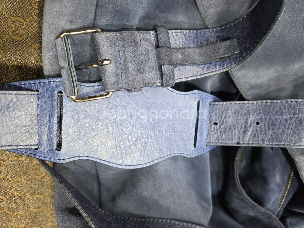 발렌시아가 스웨이드 크로스백--5