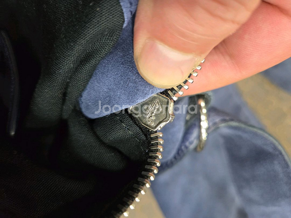 발렌시아가 스웨이드 크로스백--4