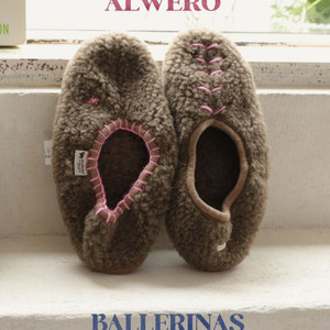 탐베로x 알웨로룸슬리퍼 39사이즈 팝니다