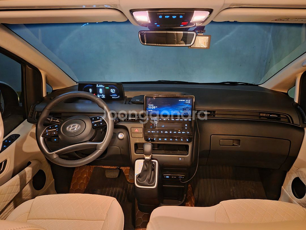 메이저 캠핑카 스타리아--4