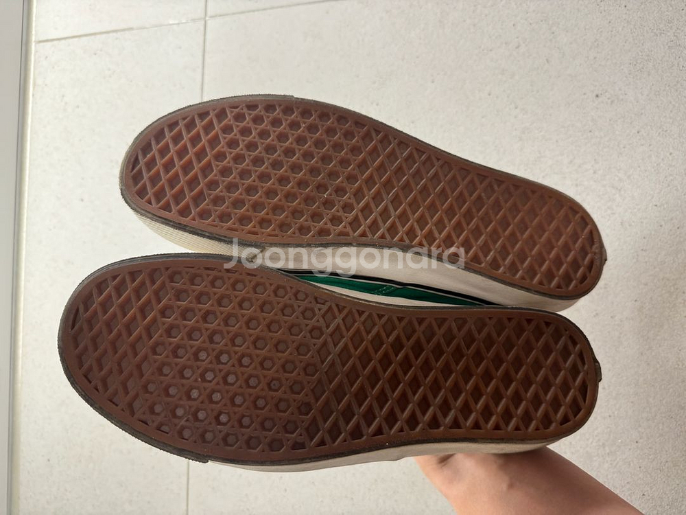 반스 애너하임 그린 275사이즈 팝니다.--2