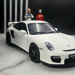 1:18 오토아트 997GT2 화이트 다이캐스트팝니다.