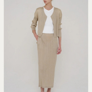 아뜨와 플리츠 셋업 베이지