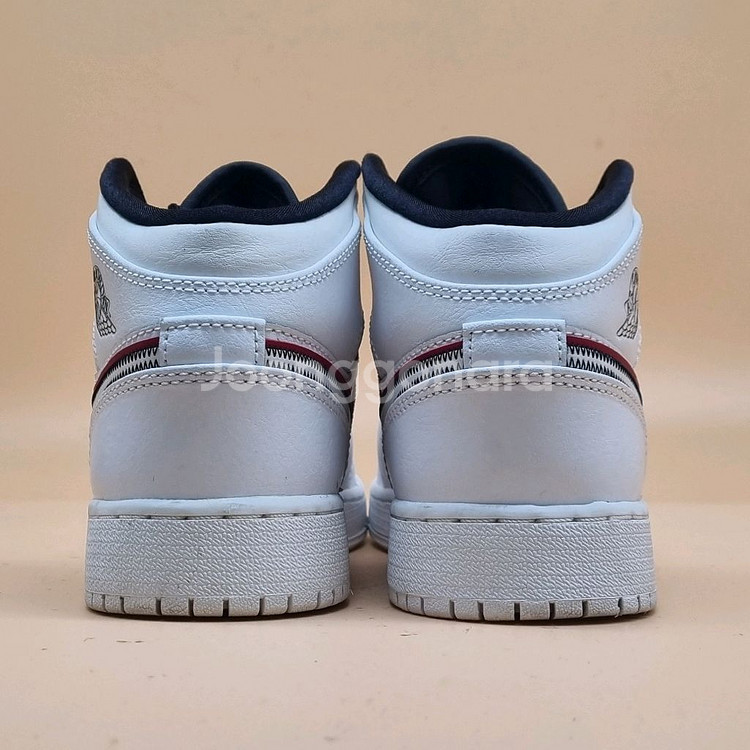 나이키 에어 조던 1 레트로 미드 225--3