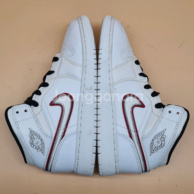 나이키 에어 조던 1 레트로 미드 225--4