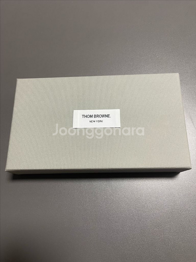 [정품][새상품] 톰브라운 삼선탭 페블 그레인 숄더 스--2