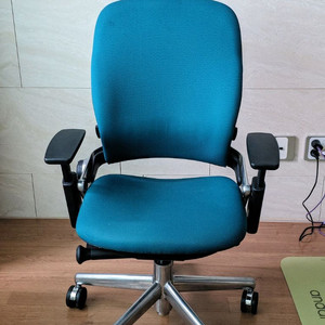 스틸케이스 립체어 leap chair 알루미늄