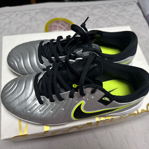 나이키 티엠포 tf 250mm