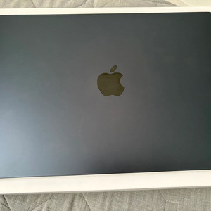 맥북에어 15 M3 8GB 램, 256기가 판매합니다