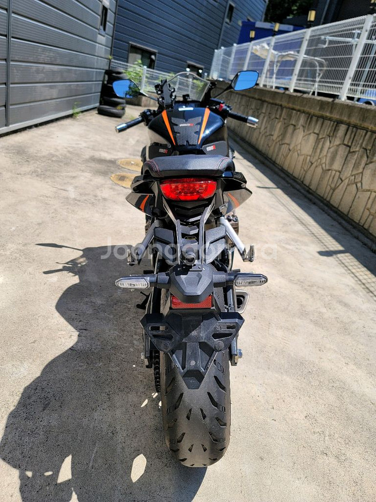 22년식 혼다 CBR 650R 블랙 판매--3