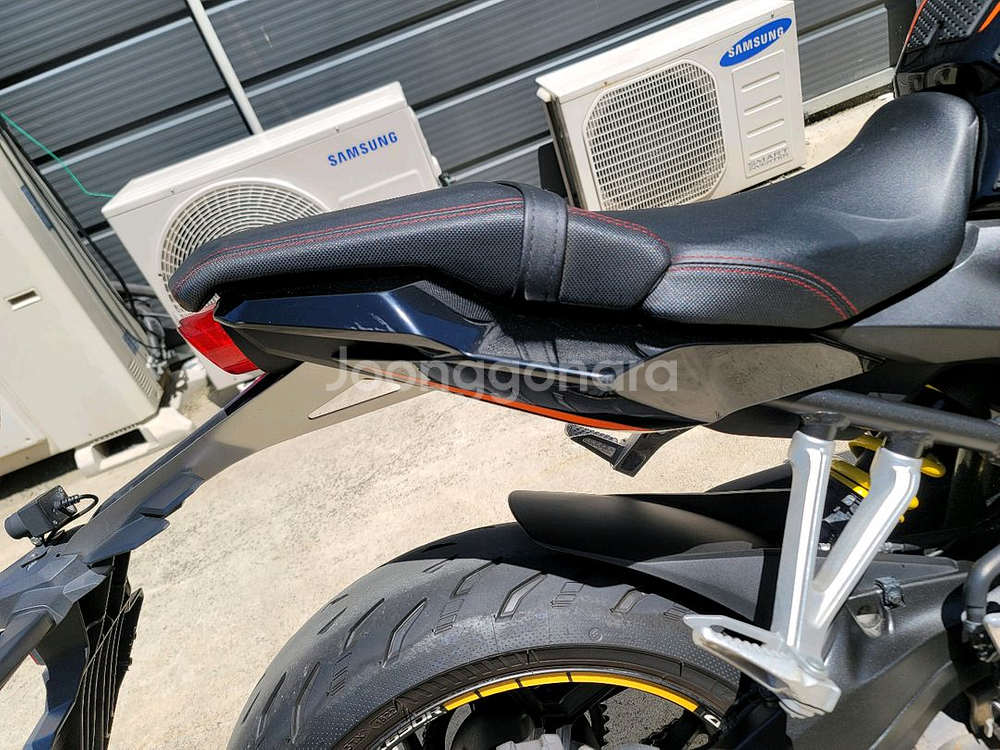 22년식 혼다 CBR 650R 블랙 판매--6