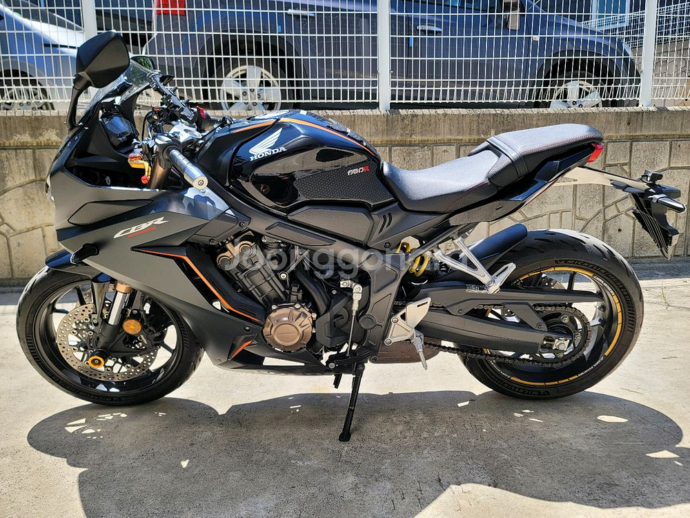 22년식 혼다 CBR 650R 블랙 판매--1