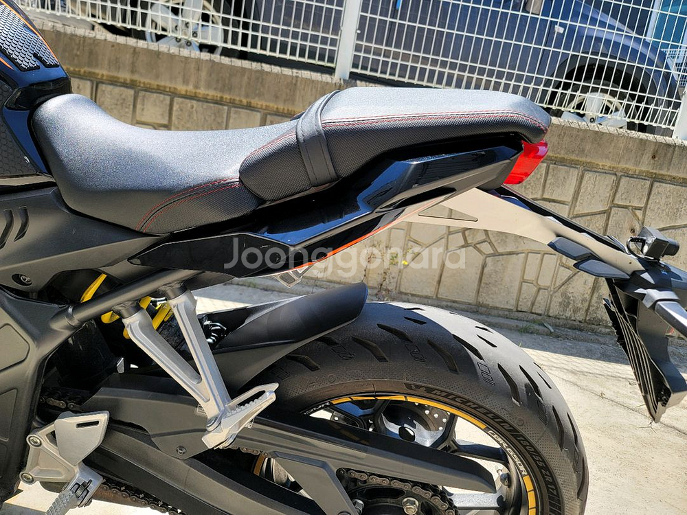 22년식 혼다 CBR 650R 블랙 판매--9