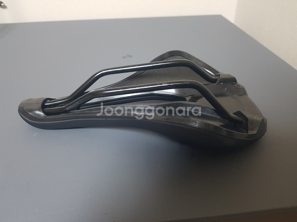 스페셜라이즈드 파워 콤프 안장 143MM--4