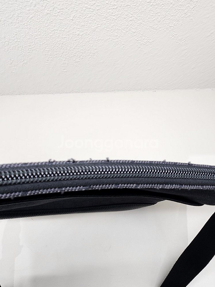 구찌 블랙 GG 로고 PVC 크로스백 509635--3