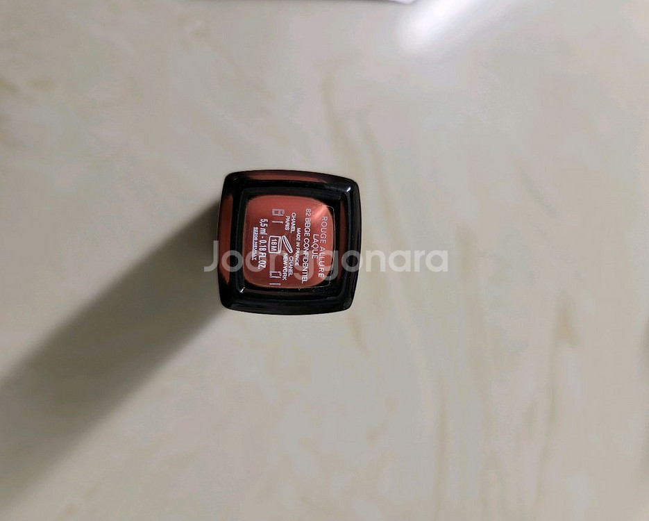 샤넬 루즈 알뤼르 라끄 틴트 82컬러 판매합니다.--1