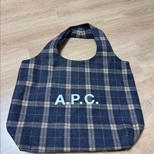 APC 아페쎄 니논 체크 토트백