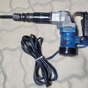 마끼다 해머드릴 HM0810T 팝니다