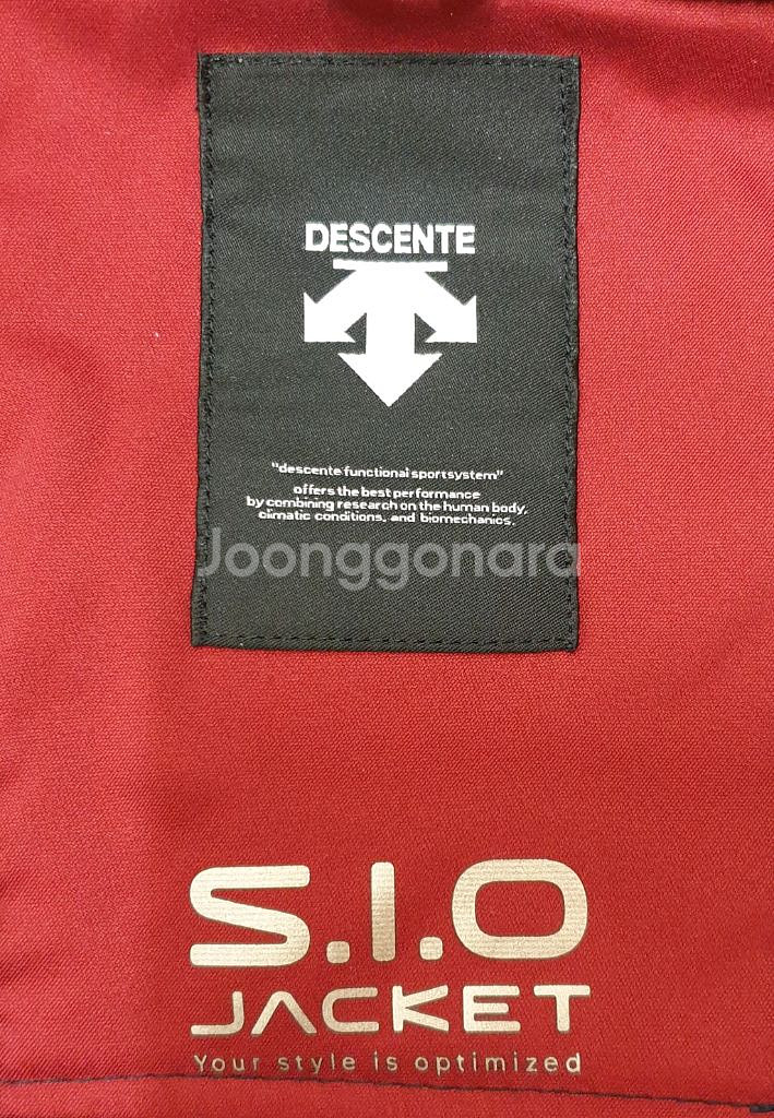 데상트 점퍼. L-100.--2