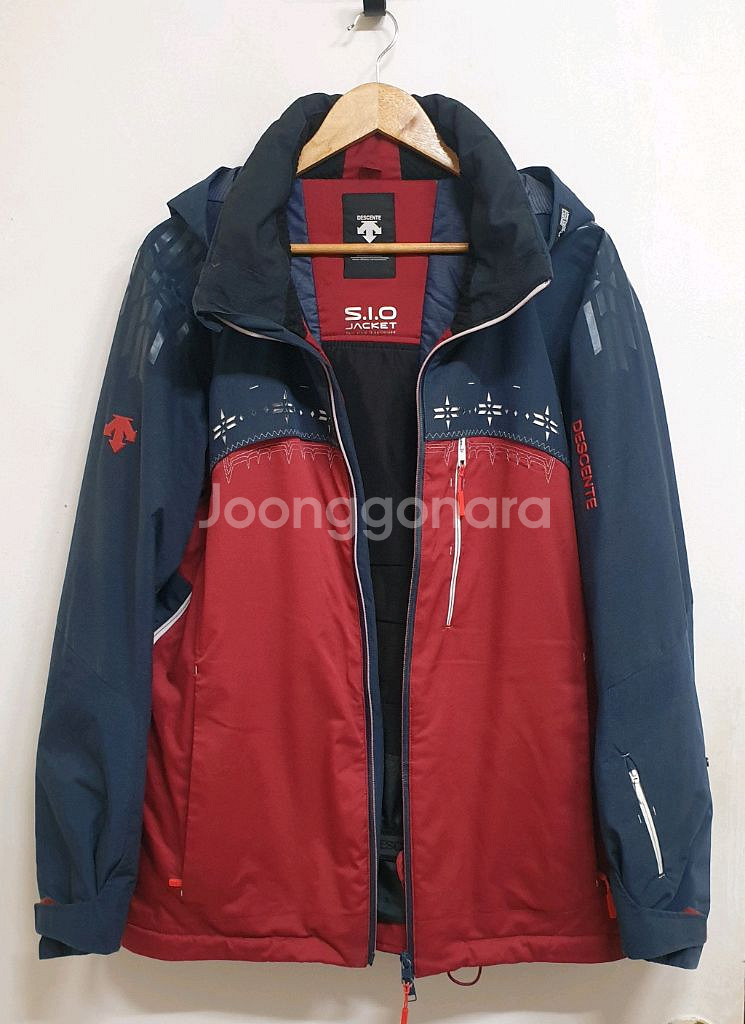데상트 점퍼. L-100.--1
