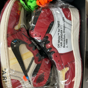 조던1 시카고 오프화이트