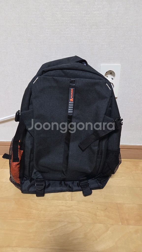 백팩 판매합니다.--0