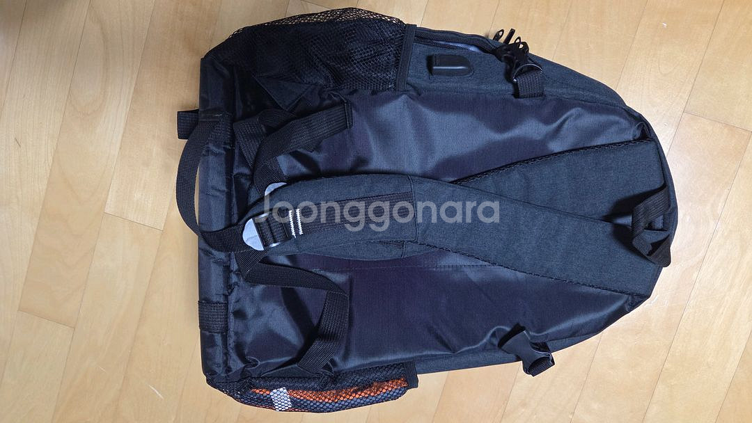 백팩 판매합니다.--2